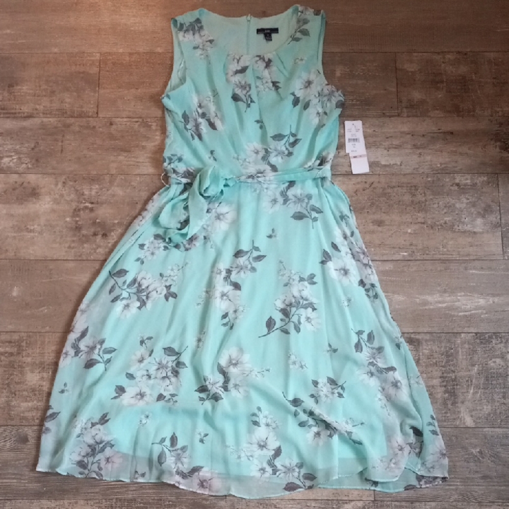 New whimsical Floral Sleeveless midi Dress, R&K, size 10